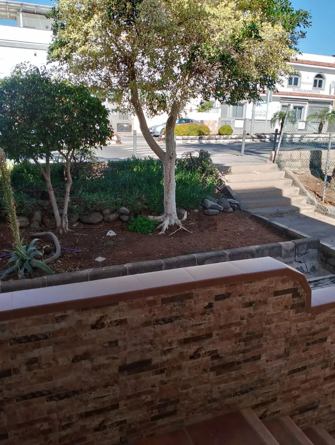 Chalet adosado en venta en avenida Alejandro del Castillo, 25 - Imagen 2